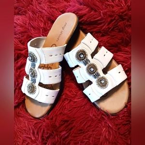 Easy Street Women's Slip-on Sandals